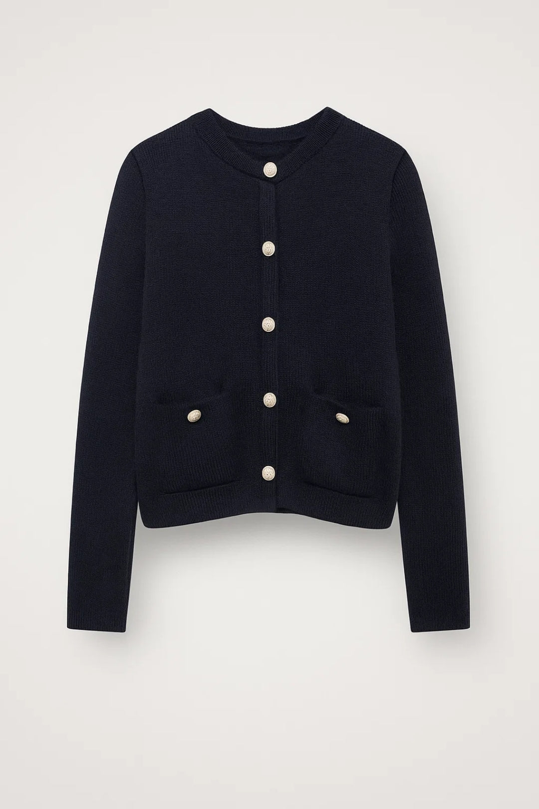 Gebreid Vest | Goudkleurige Knoopsluiting met Opgestikte Zakken | Klassieke Elegantie
