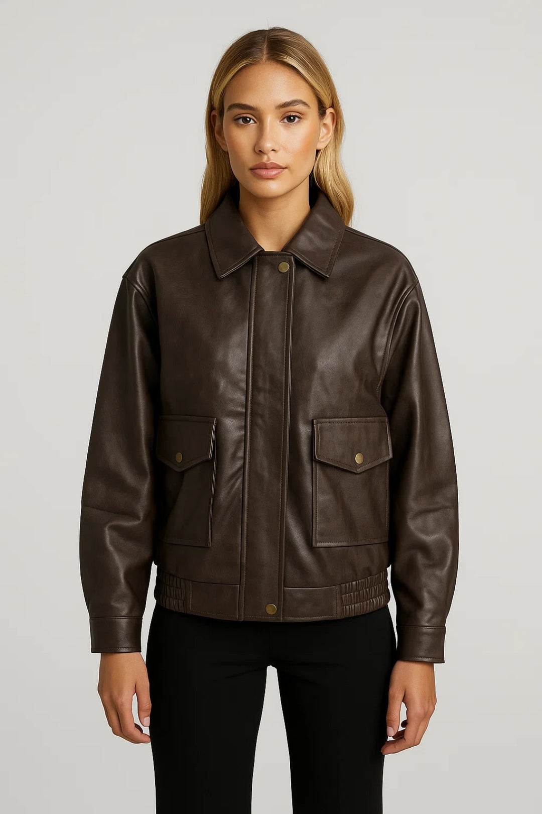 Korte Damesjas | Rechte Pasvorm met Drukknoopsluiting | Stoer en Minimalistisch