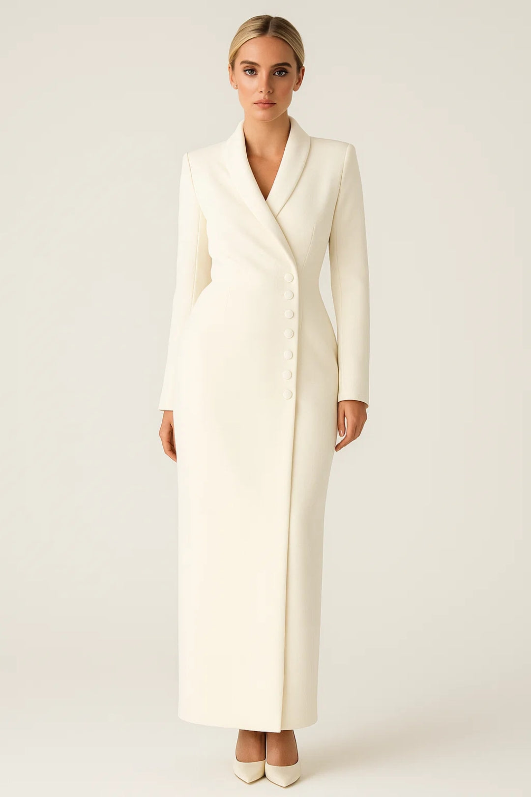 Lange Damesjas | Asymmetrische Knoopsluiting | Sculpturale Elegantie