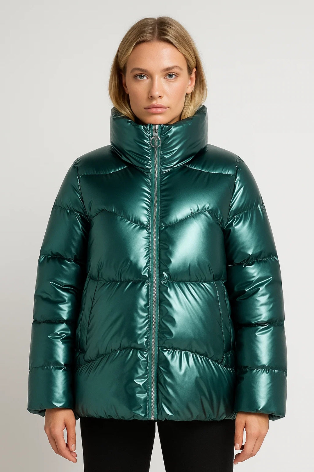 Lange Damesjas | Glanzende Pufferstijl met Hoge Kraag | Warm en Stijlvol