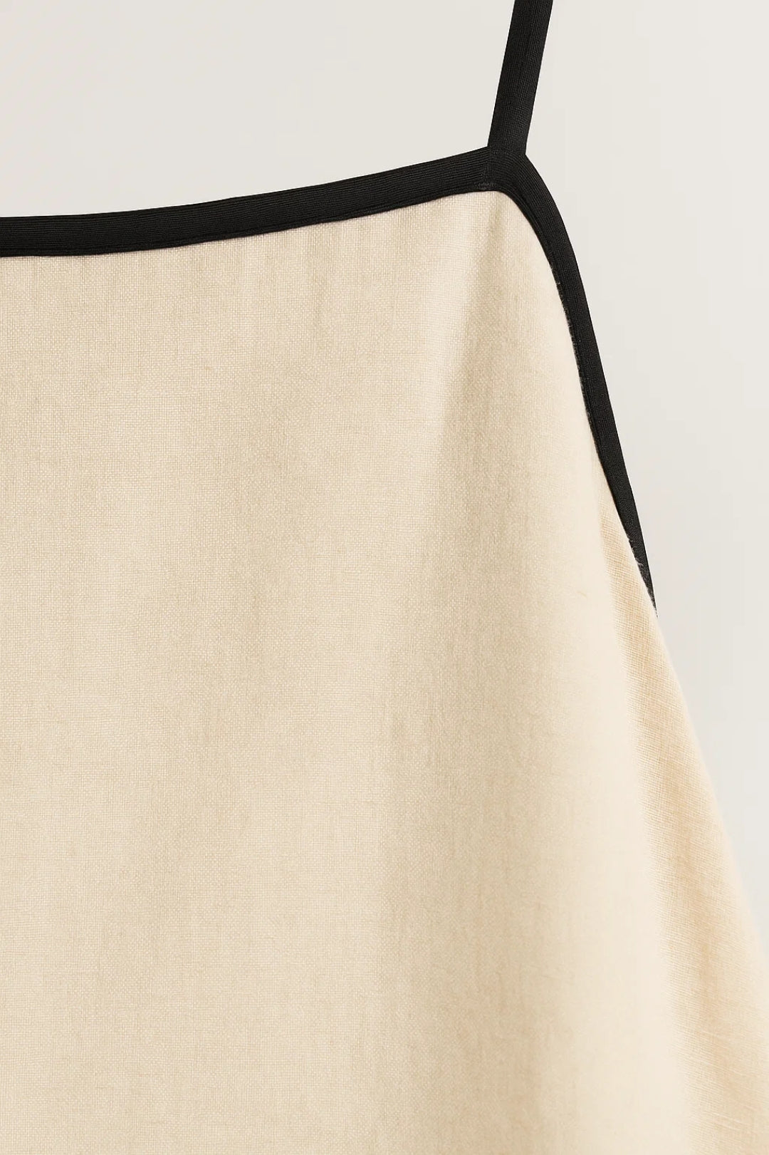 Lange Jurk met Spaghettibandjes | Losvallend Model met Contrastdetail | Lichtgewicht en Ademend