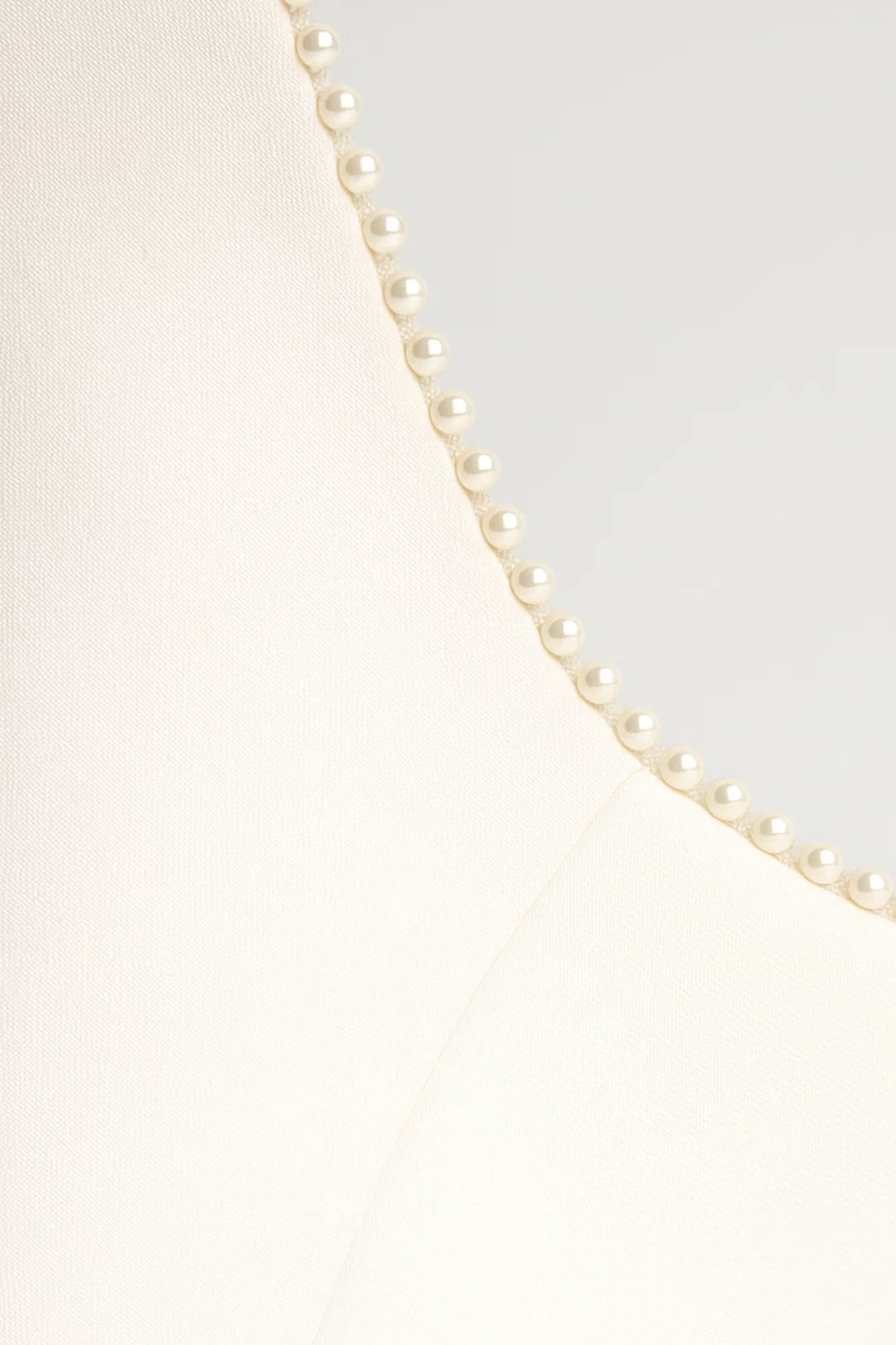Maxi Jurk met Parelrand | Open Rug en Strikaccent | Elegante Figuurpasvorm