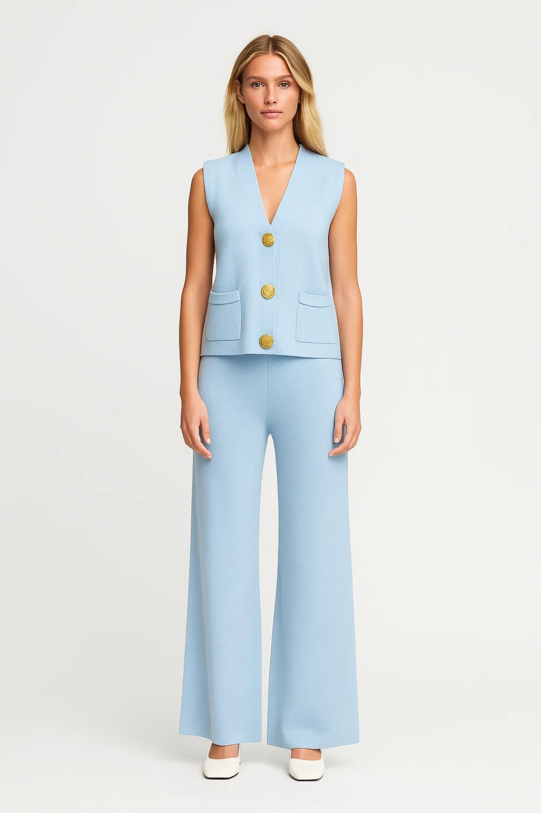 Mouwloze Gilet Set | Rechte Pantalon Met Gouden Knopen | Elegant en Eigentijds
