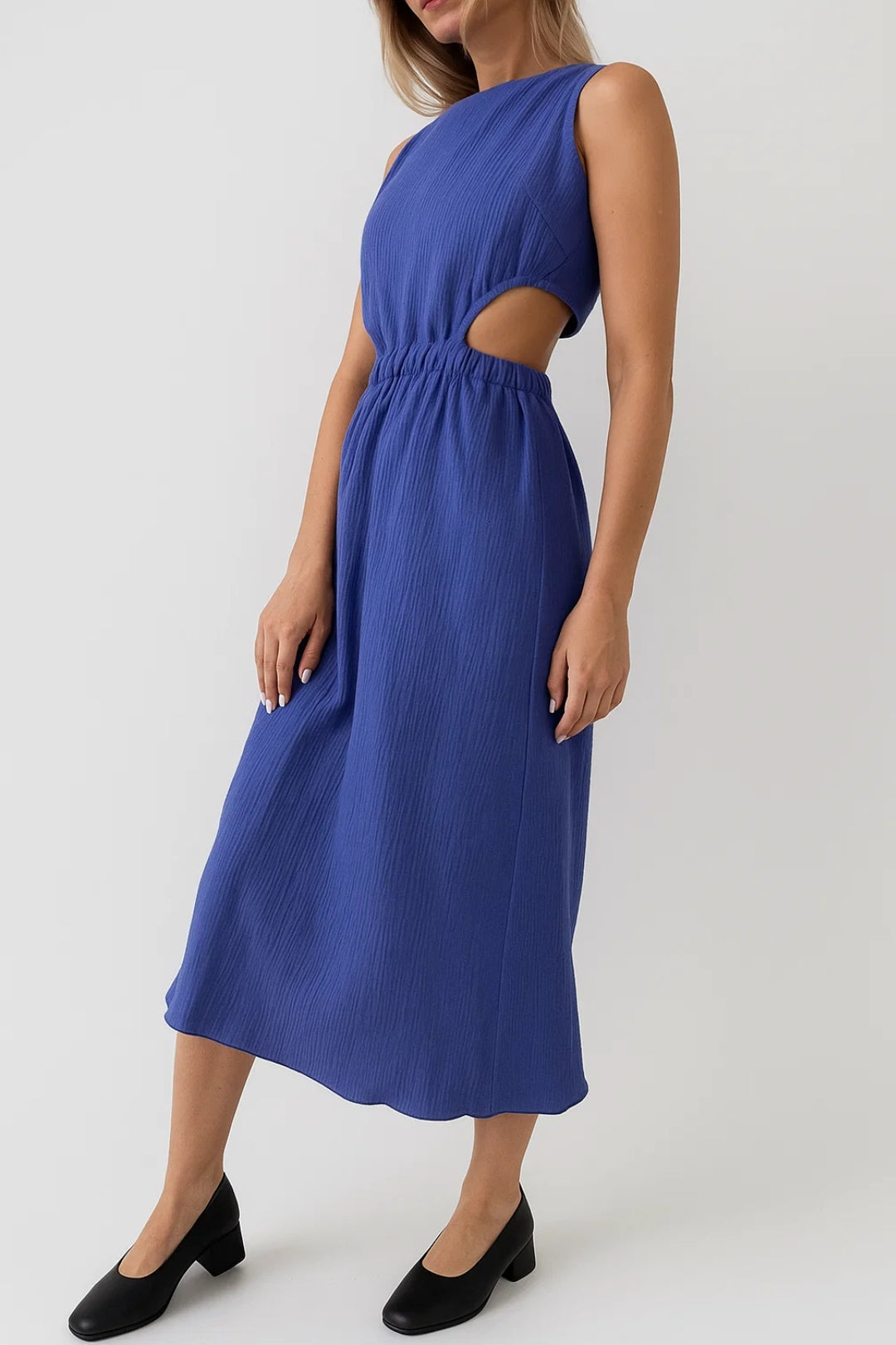 Mouwloze Midi Jurk | Cut-Out Details in de Taille | Lichtgewicht en Ademend