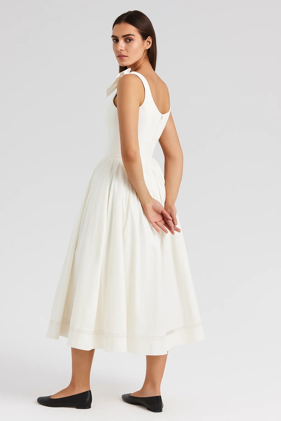 Mouwloze Midi Jurk | Fijn Gecentreerd Model met Strikbandjes | Lichtgewicht en Ademend