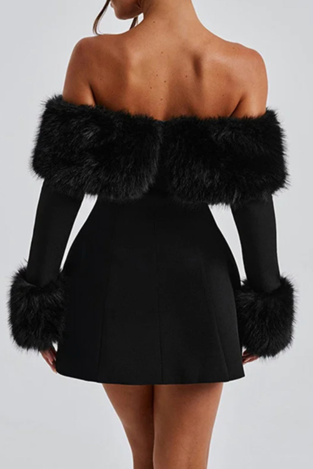 Off-Shoulder Mini Jurk | Bontaccent en Lange Mouwen | Lichtgewicht en Ademend