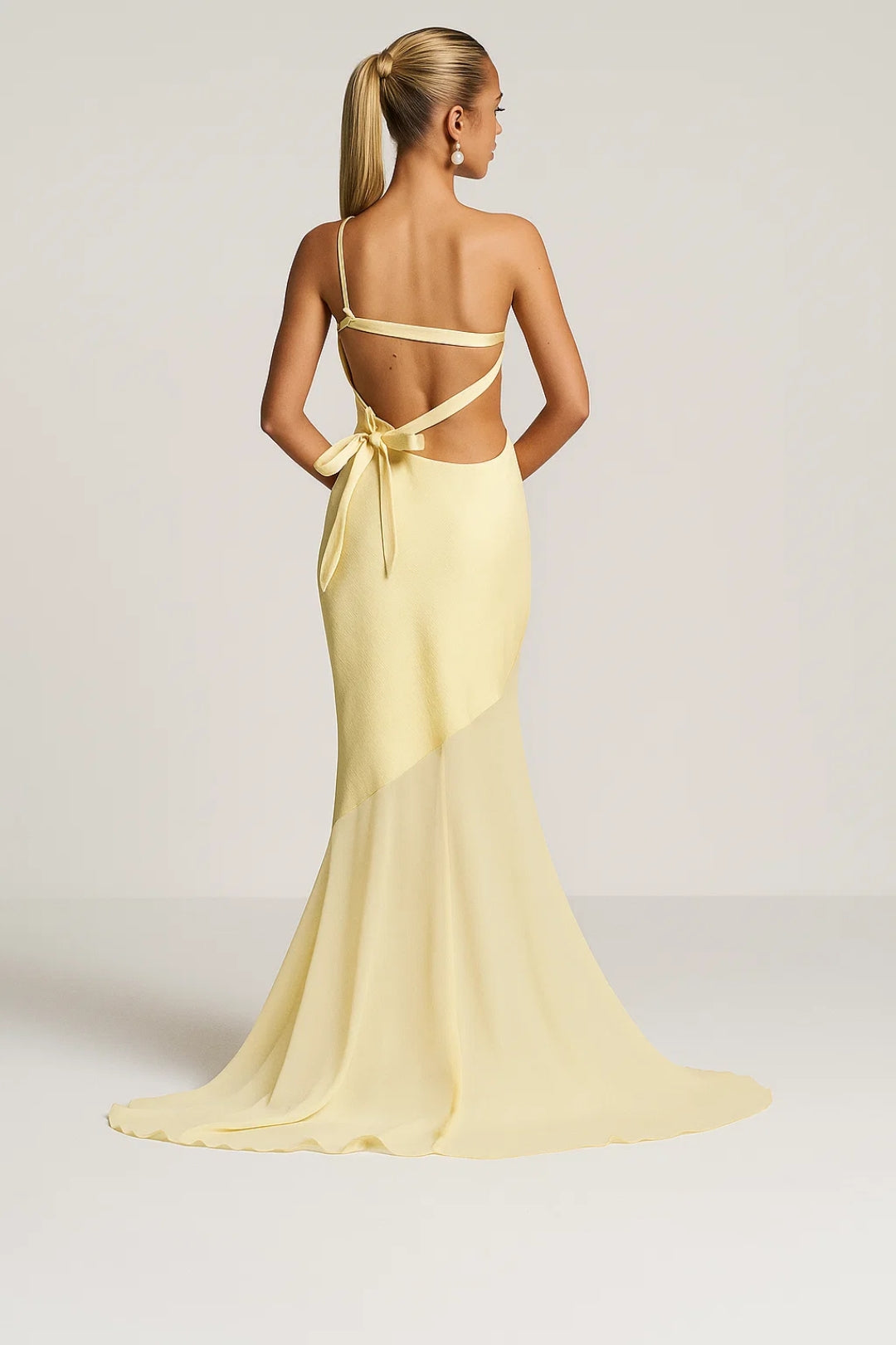 One Shoulder Avondjurk | Figuurvolgend Silhouet | Elegante Vloeiende Zoom