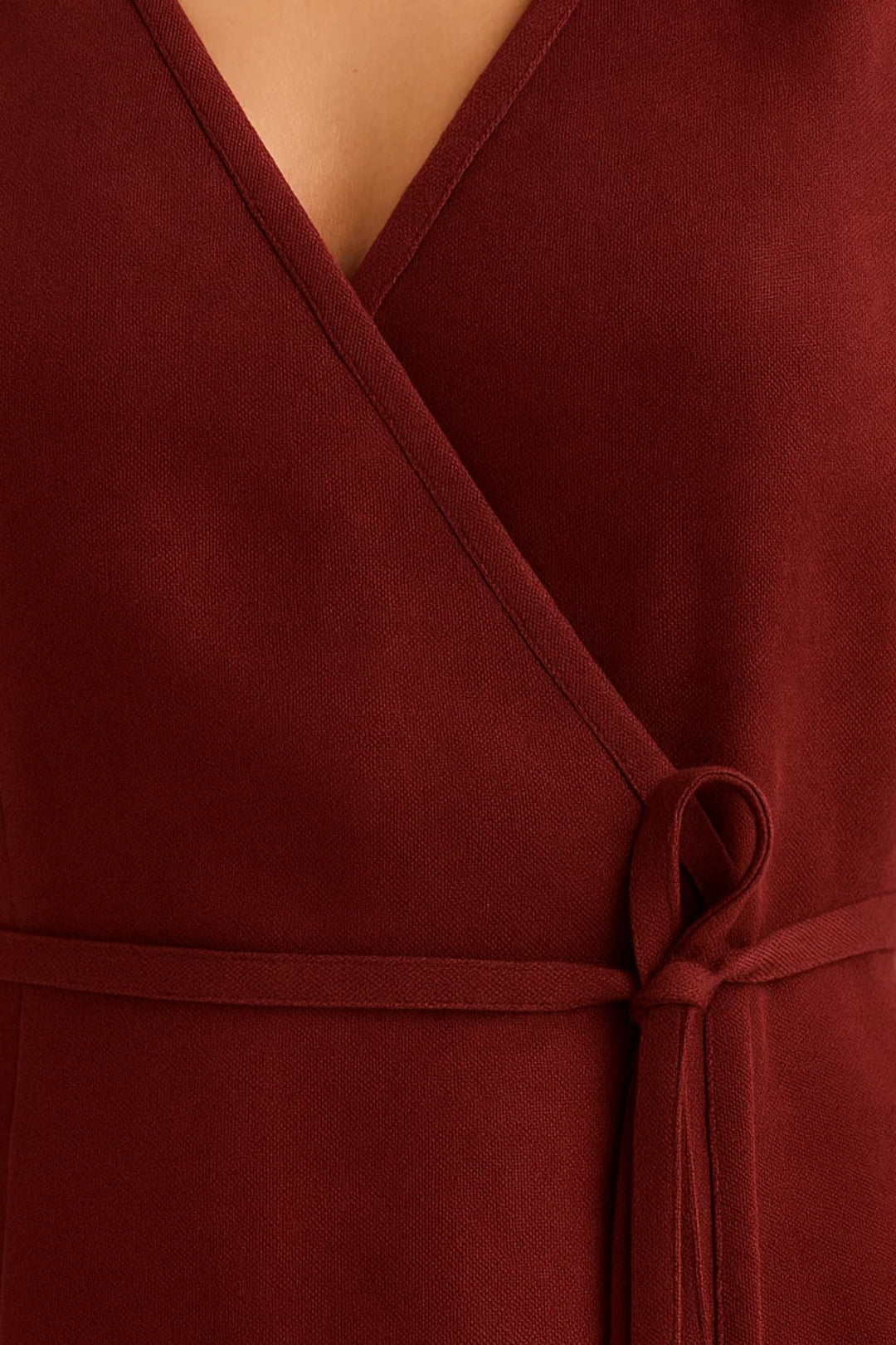 Wikkeljurk | Mouwloos Model met Striksluiting | Tijdloos en Elegant
