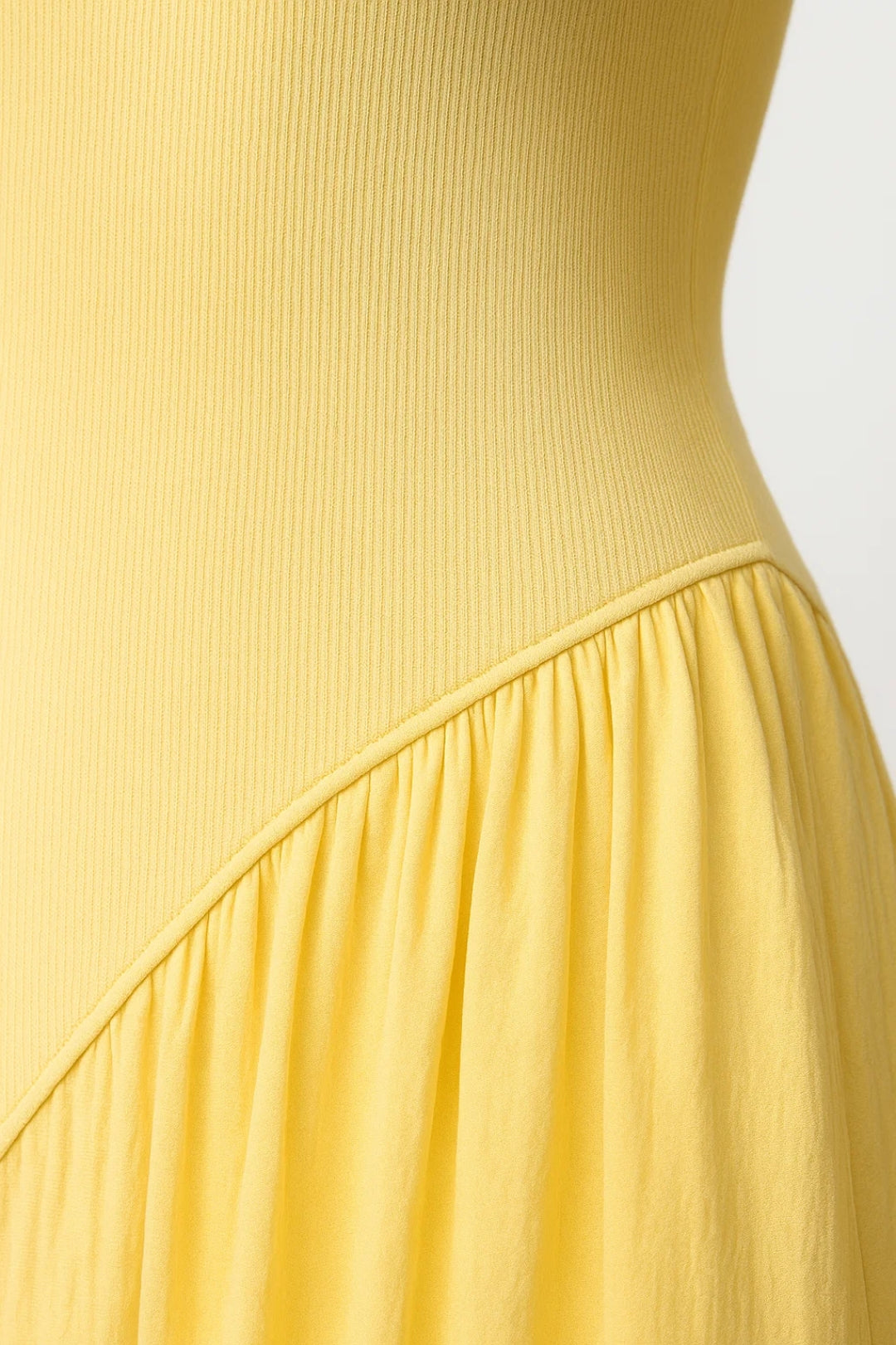 Zomerse Jurk met Racerback | Mouwloos Maxi Model | Lichtgewicht en Ademend