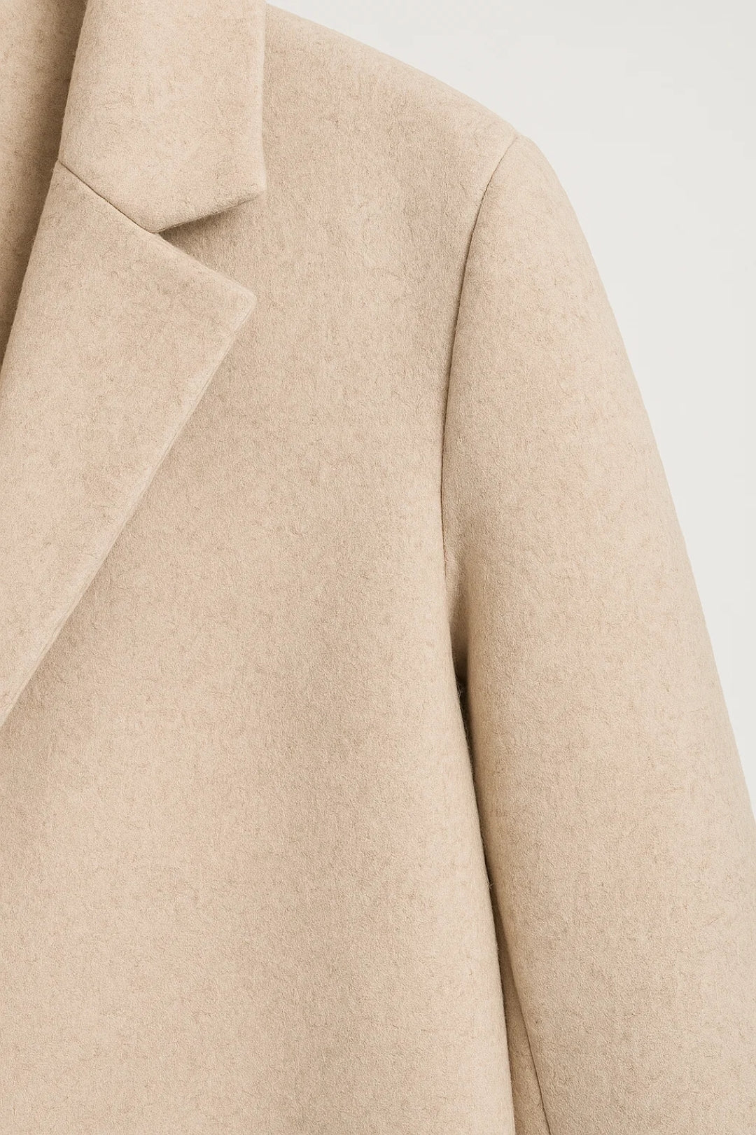 Lange Jassen Collectie | Damesjas met Reverskraag en Verborgen Sluiting | Lichtgewicht en Ademend
