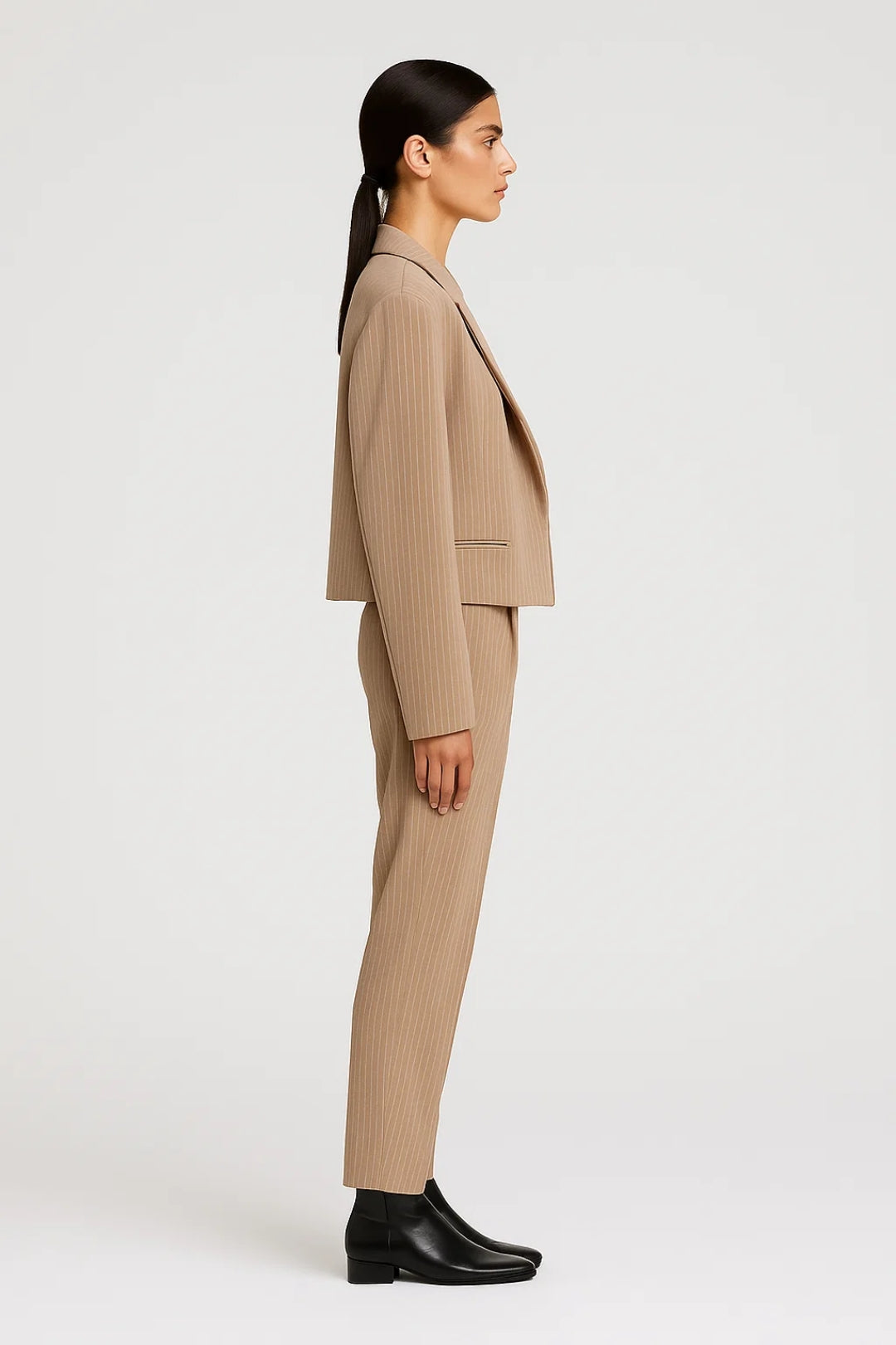 Korte Blazer | Damesjasje met Fijne Strepen | Modern en Professioneel