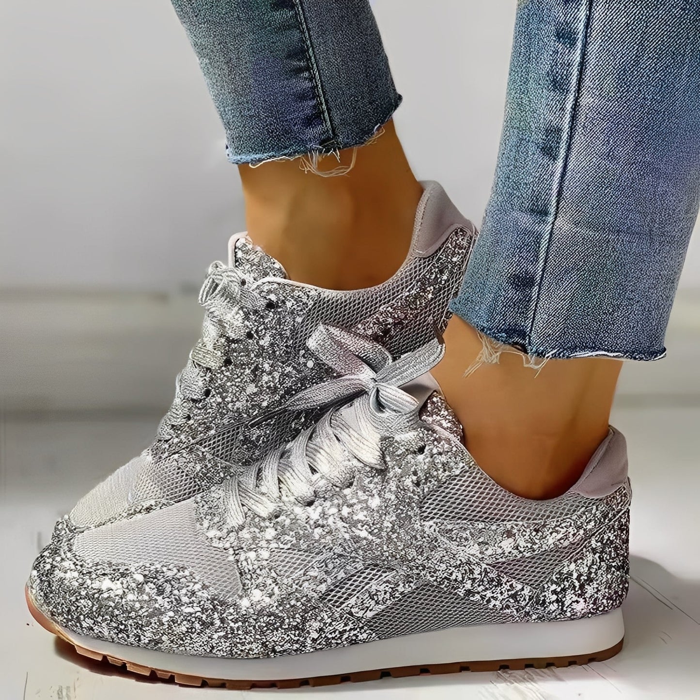 Anouk - Feestelijke Comfort Sneakers Dames met Glitterdetail en Veters