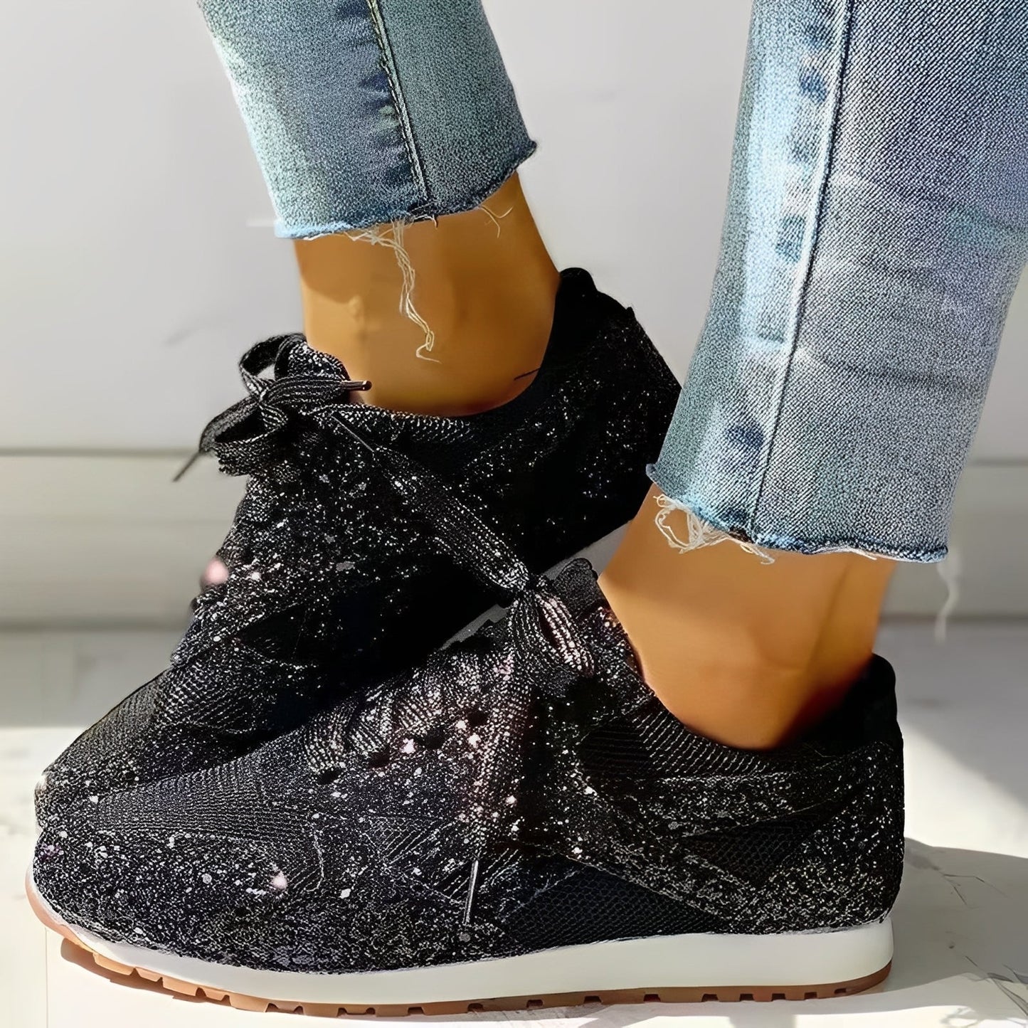 Anouk - Feestelijke Comfort Sneakers Dames met Glitterdetail en Veters