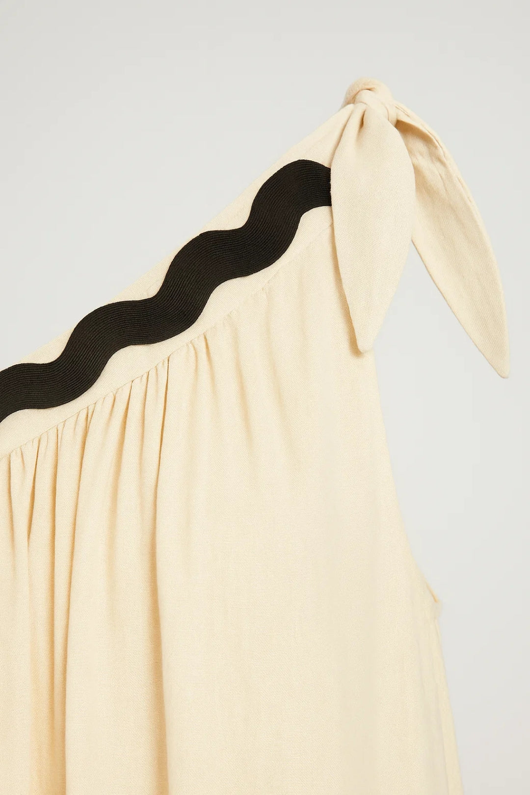Asymmetrische Maxi Jurk | Eén-Schouder Design met Strik | Lichtgewicht en Ademend