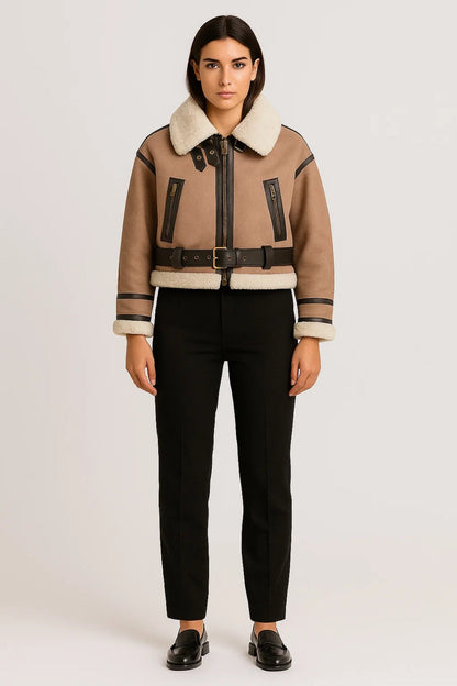 Pilotenjas | Korte Damesjas met Riemdetail | Warm en Stijlvol