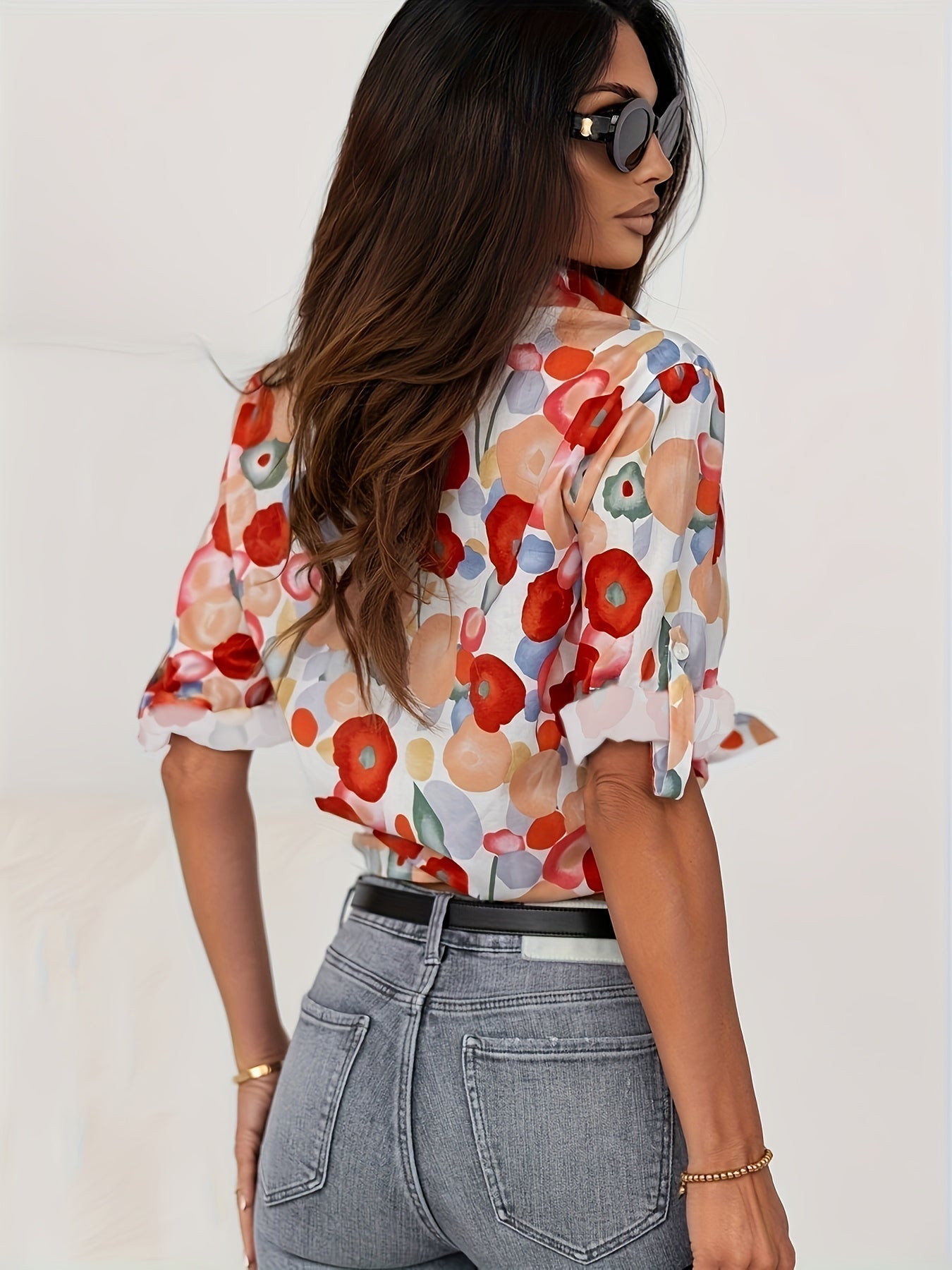 Britt - Vrolijke Linnen Damesblouse met Bloemenprint en Klassieke Kraag