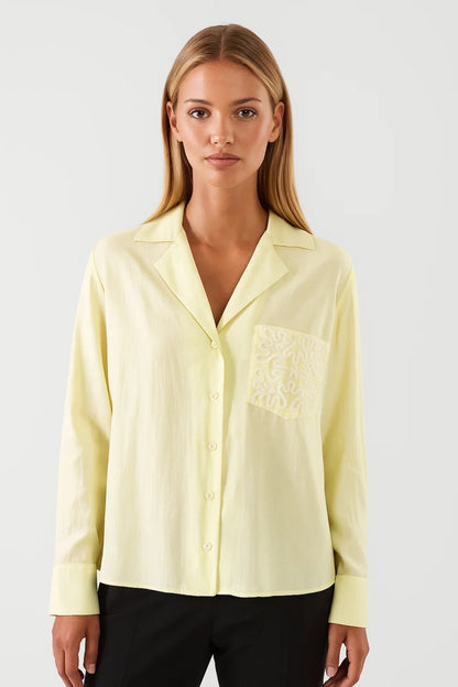 Damesblouse | Losvallend Model met Knoopsluiting | Minimalistische Elegantie