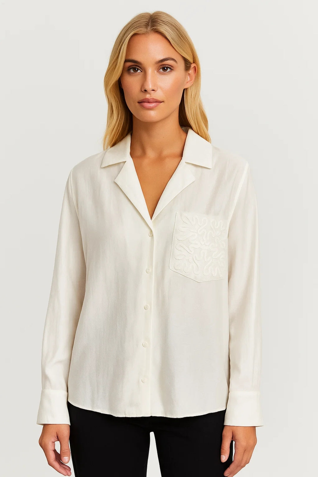 Damesblouse | Losvallend Model met Knoopsluiting | Minimalistische Elegantie