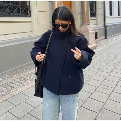 Femke - Tussenjas dames kort en oversized met opstaande kraag