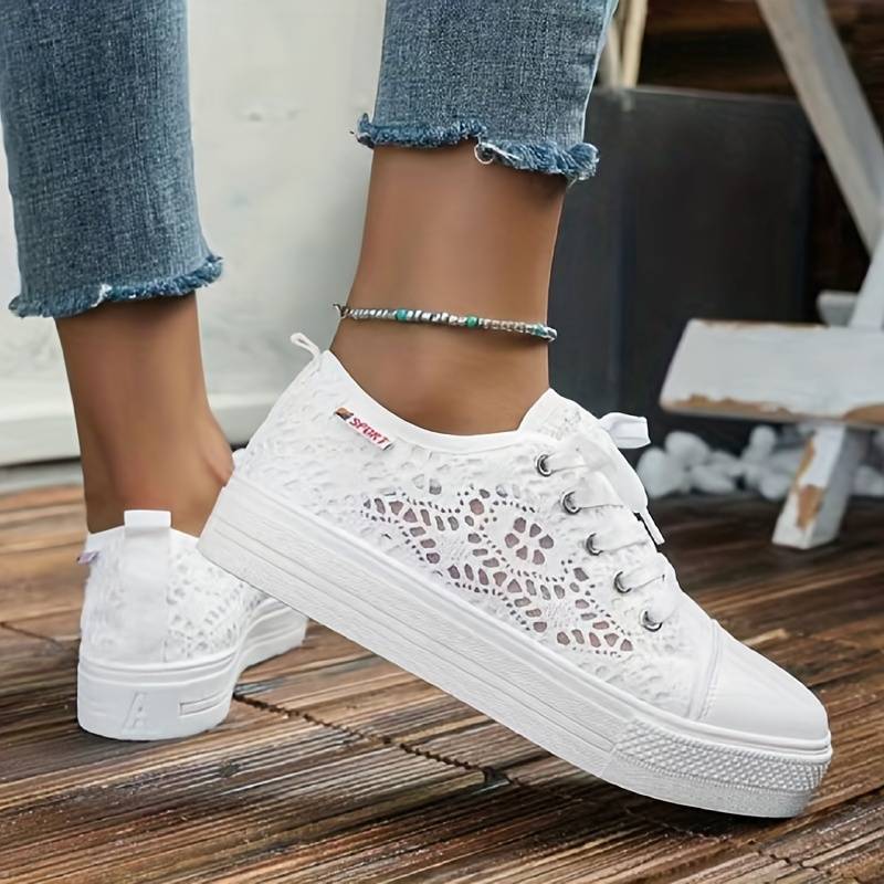 Floor - Boho Comfort Sneakers Dames met Opengewerkt Patroon en Veters