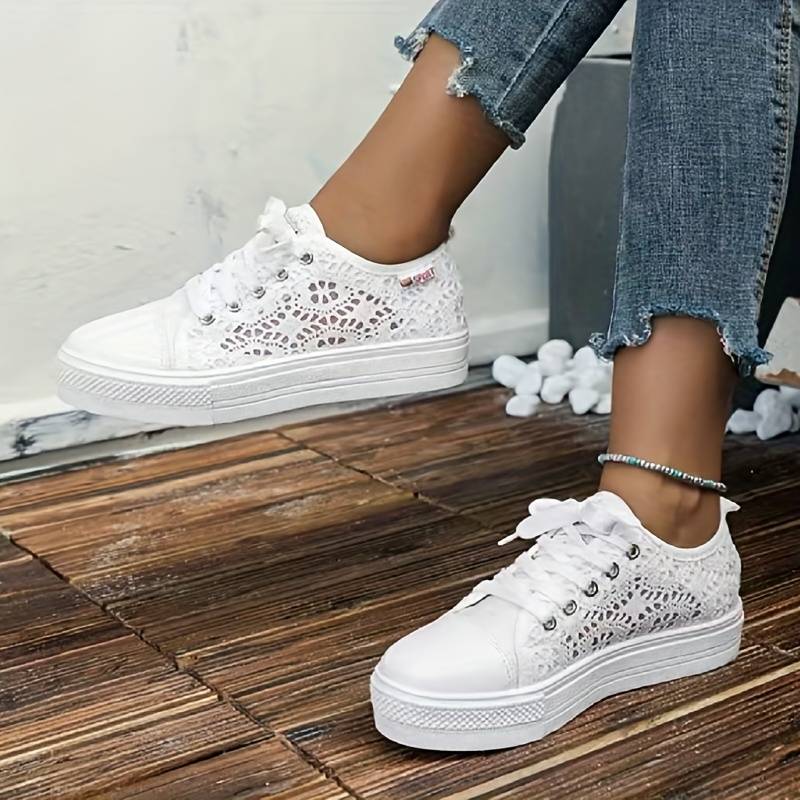 Floor - Boho Comfort Sneakers Dames met Opengewerkt Patroon en Veters