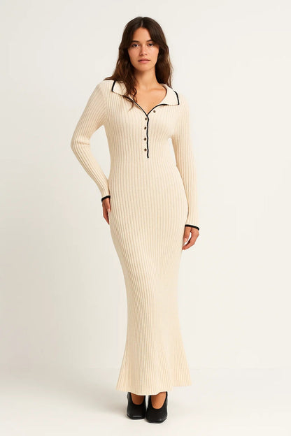 Gebreide Maxi Jurk met Kraag | Geribd Design en Contrasterend Detail | Warm en Elegant