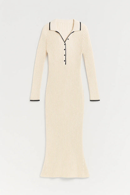 Gebreide Maxi Jurk met Kraag | Geribd Design en Contrasterend Detail | Warm en Elegant
