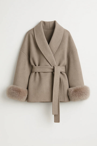 Getailleerde Damesjas | Ceintuur & Luxe Mouwafwerking | Elegante Winterstijl