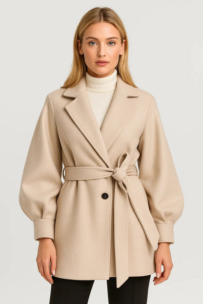 Getailleerde Damesjas | Ceintuur & Pofmouwen | Elegante Herfststijl