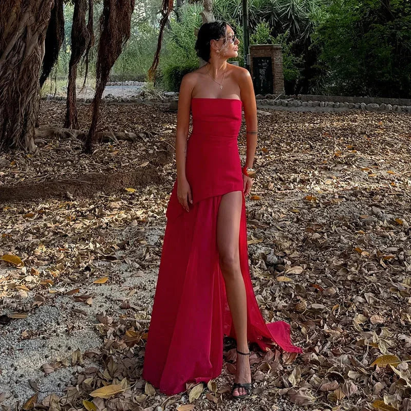 Iris - Elegante Bruiloft Gastenjurk Dames met Strapless Detail en Split