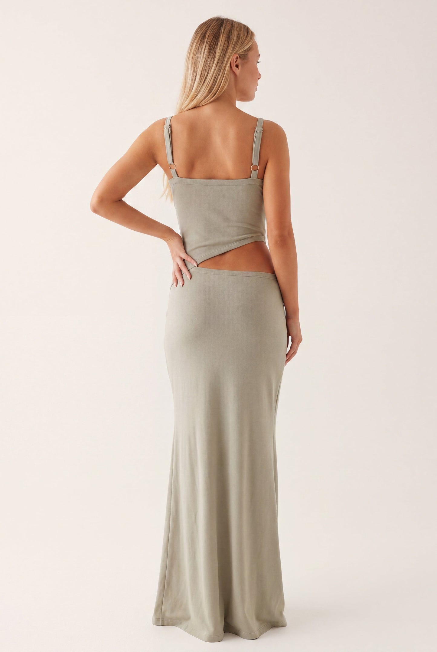 Isa - Elegante Galajurk Dames met Taille-uitsnede en Dunne Bandjes