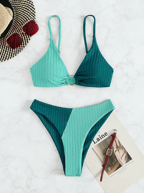 Isa - Trendy Bikini Set Dames met Colorblock en Ringdetail