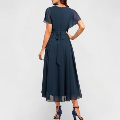 Lieke - Elegante Bruiloft Gastenjurk Dames met V-hals en Asymmetrische Zwaairok
