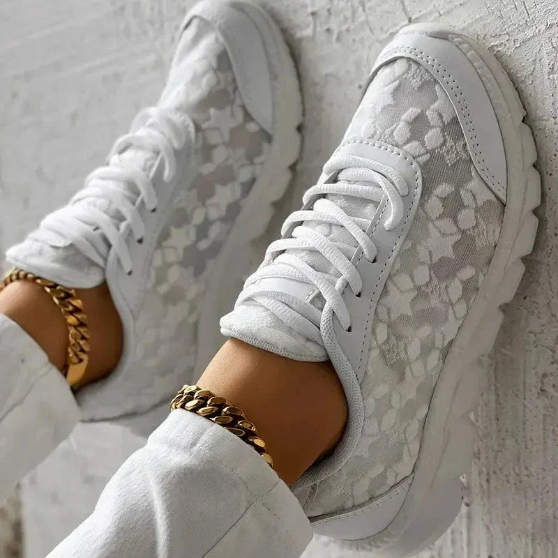 Lieke - Stijlvolle Orthopedische Sneakers Dames met Vetersluiting en Bloemenpatroon