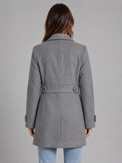 Lieke - Trenchcoat dames getailleerd met knopen en ceintuur in de taille
