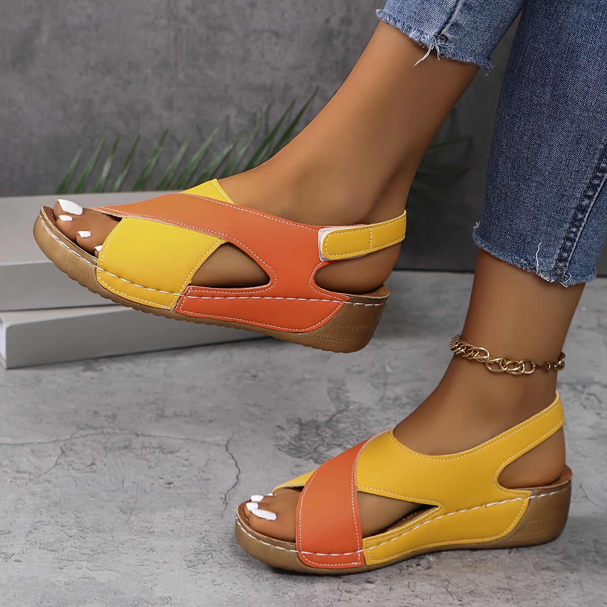 Liv - Moderne Orthopedische Sandalen Dames met Kruisbandjes en Sleehak