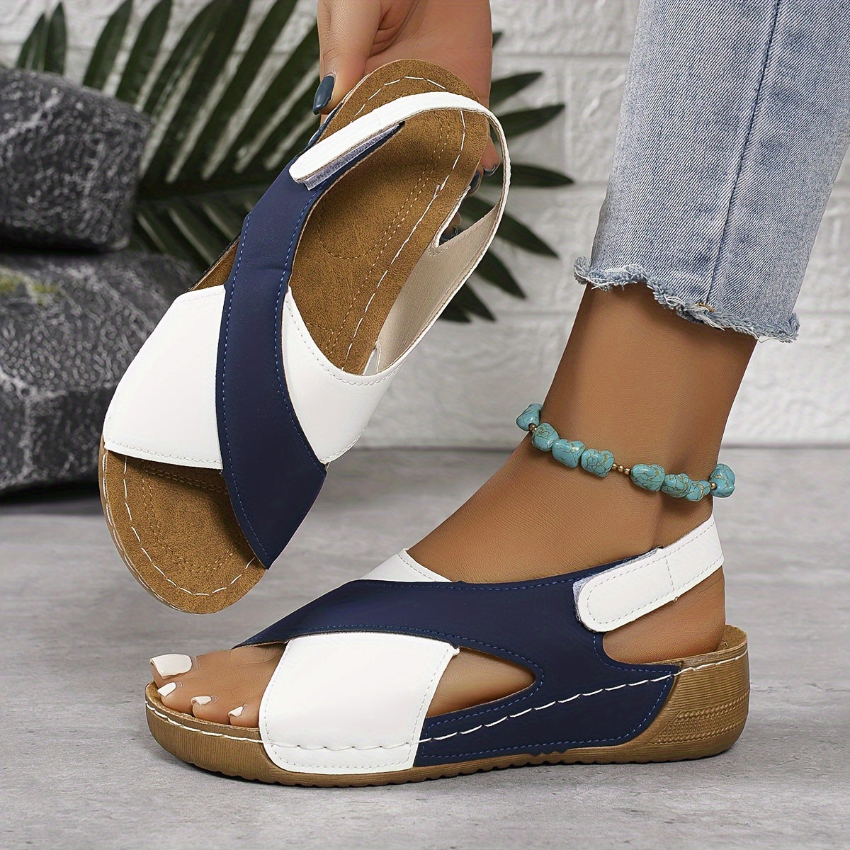 Liv - Moderne Orthopedische Sandalen Dames met Kruisbandjes en Sleehak