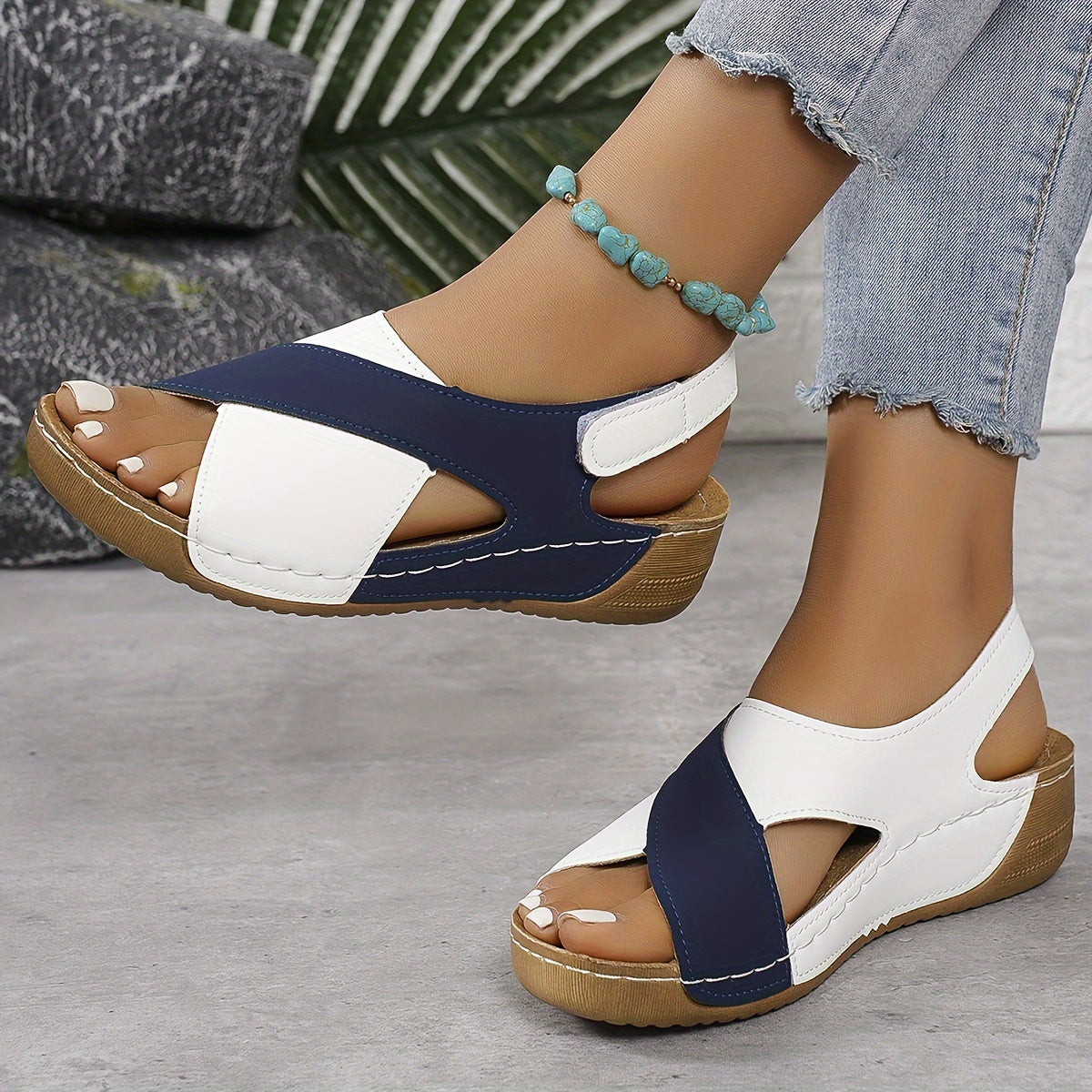 Liv - Moderne Orthopedische Sandalen Dames met Kruisbandjes en Sleehak