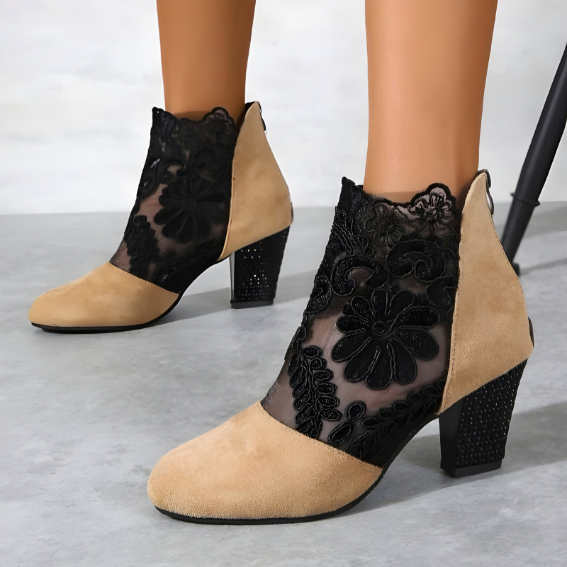 Lotte - Romantische Comfortabele Hakken Dames met Borduursel Detail en Blokhak