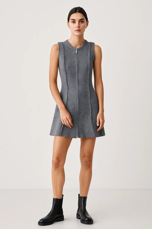 Mouwloze Mini Jurk met Rits | Aangesloten Pasvorm en Subtiele Naden | Stoer en Stijlvol