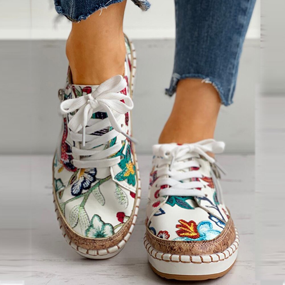 Nina - Romantische Comfort Sneakers Dames met Bloemenprint en Veters