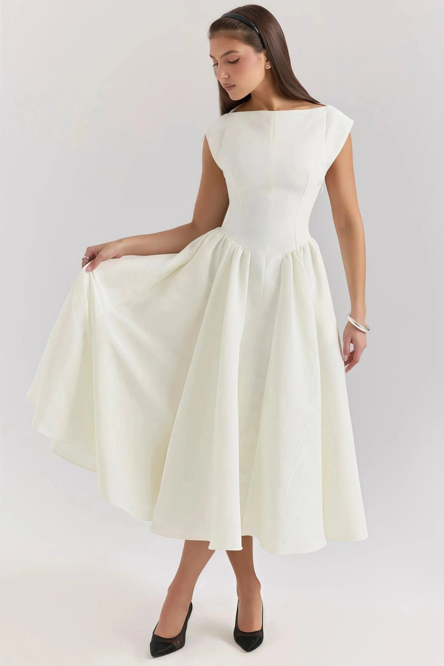 Noor - Chique Bruiloft Gastenjurk Dames met Boothals en Uitwaaierende Midi Rok