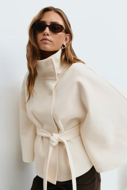 Noor - Dames Trenchcoat Kort voor de Herfst met Ceintuur en Hoge Kraag