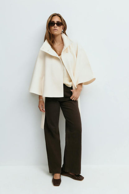 Noor - Dames Trenchcoat Kort voor de Herfst met Ceintuur en Hoge Kraag