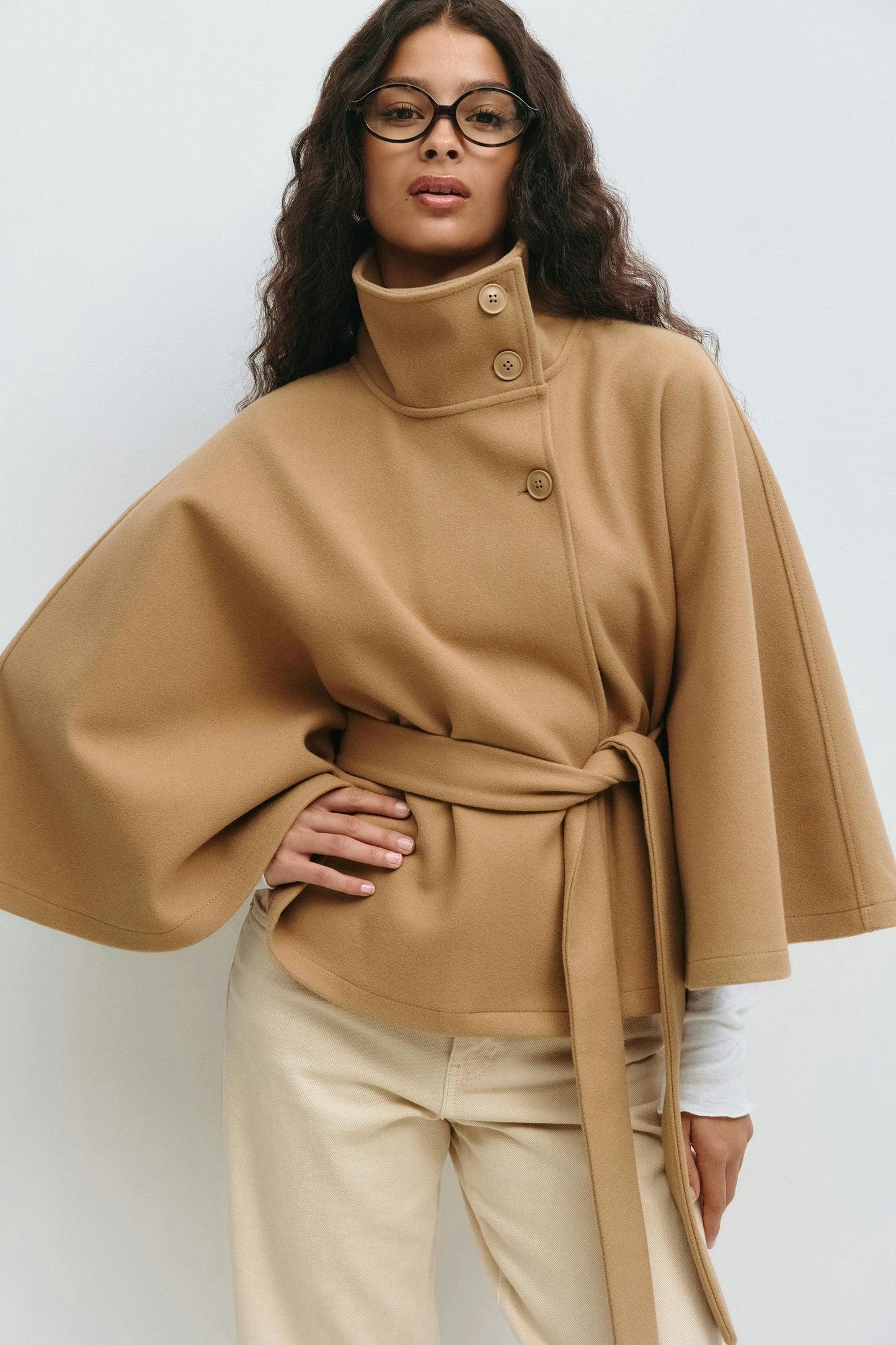 Noor - Dames Trenchcoat Kort voor de Herfst met Ceintuur en Hoge Kraag