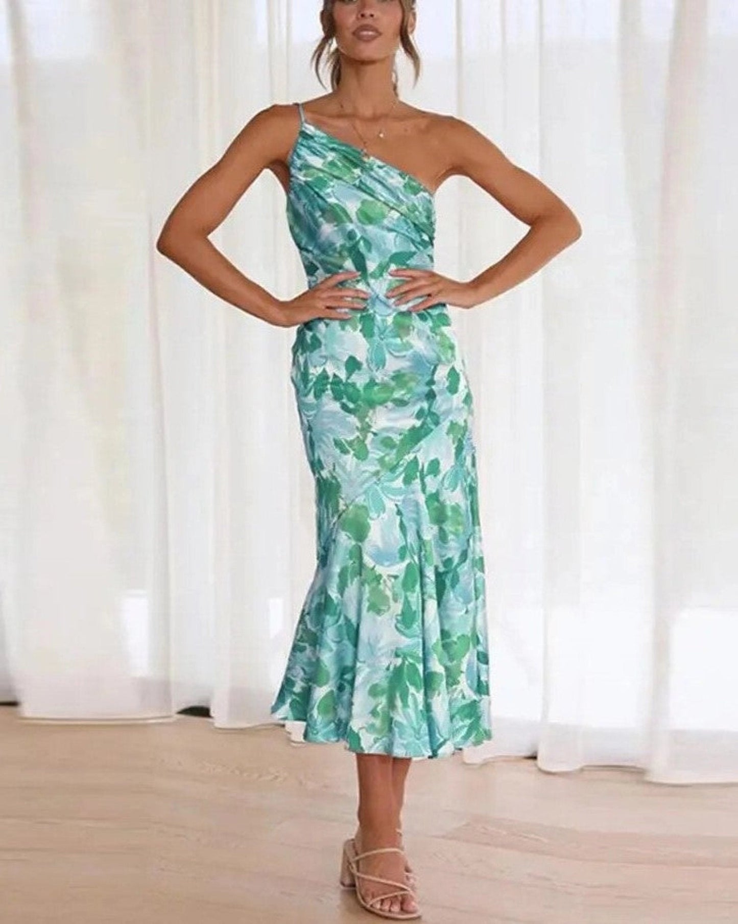 Noor - Romantische Bruiloft Gastenjurk Dames met One-Shoulder en Bloemenprint