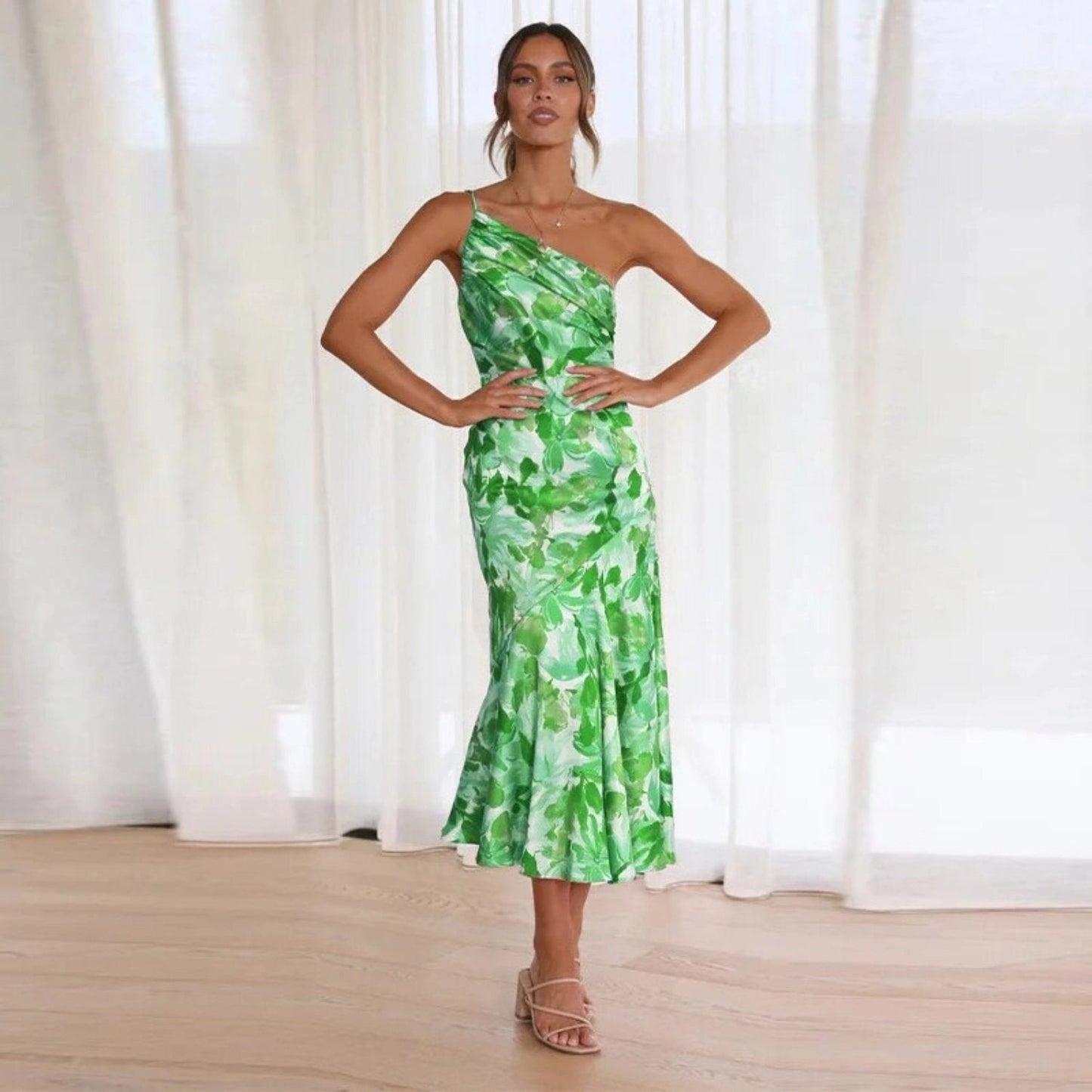 Noor - Romantische Bruiloft Gastenjurk Dames met One-Shoulder en Bloemenprint