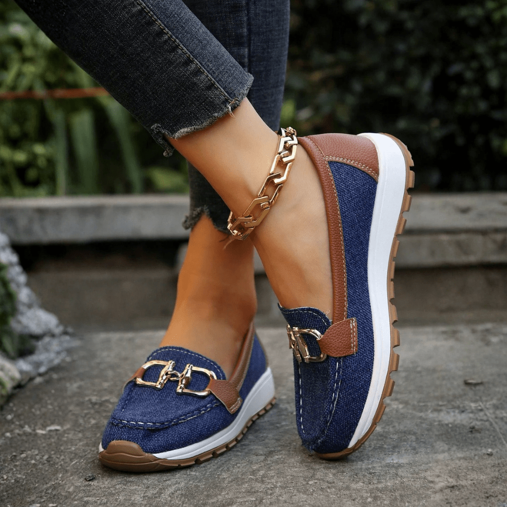 Noor - Stijlvolle Comfort Loafers Dames met Gouden Kettingdetail en Lichte Zool