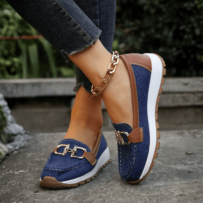 Noor - Stijlvolle Comfort Loafers Dames met Gouden Kettingdetail en Lichte Zool