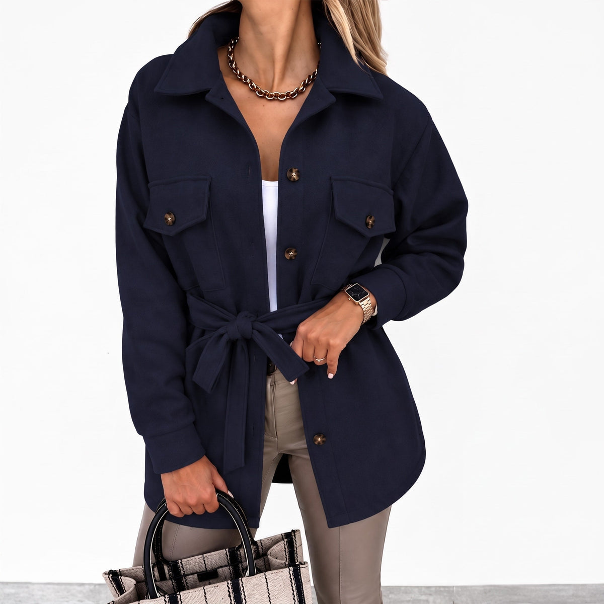 Noor - Tussenjas dames oversized en lang met knopen en ceintuur en zakken